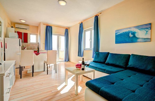 Dinjiska House | 396 m² House ∙ 12 bedrooms ∙ 34 guests