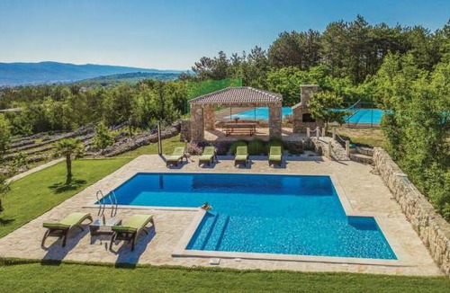 Grubine House | 4 bedroom accommodation in Grubine