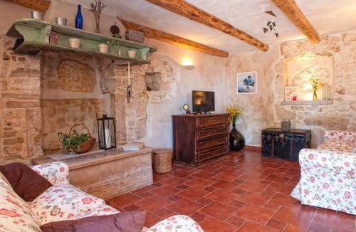 Diminici House | 4 bedroom accommodation in Koromacno