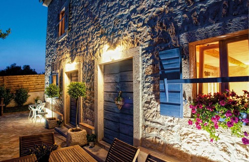 Diminici House | 4 bedroom accommodation in Koromacno