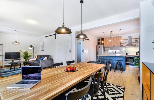 Tinj House | 4 bedroom accommodation in Tinj