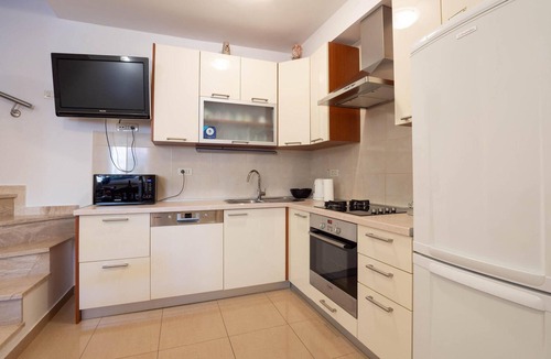Split House | 4 bedroom beach front home in Split