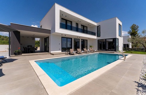 Vabriga House | 4 bedroom gorgeous home in Tar-Vabriga