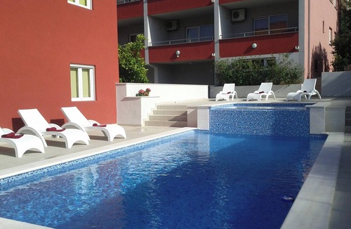 Seget House | 4-bedroom house with swimming pool in delightful Seget Vranjica