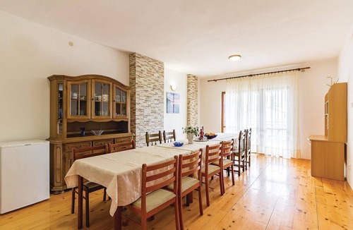 Stinjan Apartment | 4 bedroom lovely apartment in Stinjan