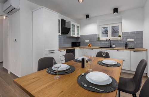 Buzdohanj Apartment | 4 bedroom lovely apartment in Cernik