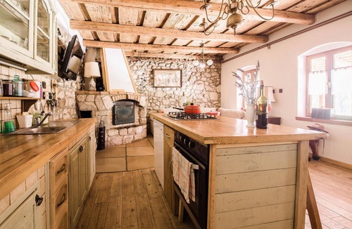 Velika House | 4 bedroom nice home in Radovanci