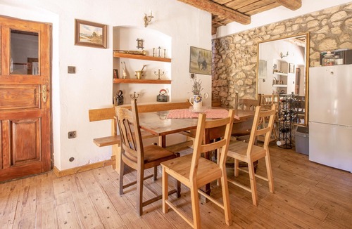 Velika House | 4 bedroom nice home in Radovanci