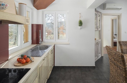 Rogocana House | 4 bedroom pet friendly home in Kranjci