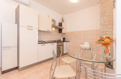 Polaca House | 4 bedroom stunning home in Polaca
