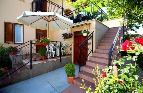 Vrvari Condo | 4 persons, quiet area, garden, private parking