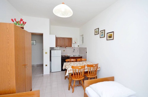Jadrtovac Apartment | 40 m² Apartment ∙ 1 bedroom ∙ 4 guests