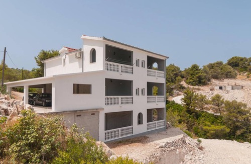 Splitska Apartment | 40 m² Apartment ∙ 2 bedrooms ∙ 4 guests