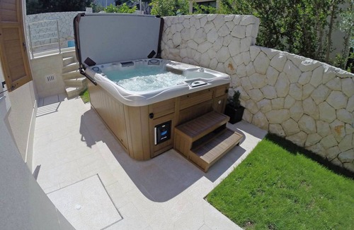 Okrug Donji Other | 400 m² Accommodation ∙ 5 bedrooms ∙ 10 guests