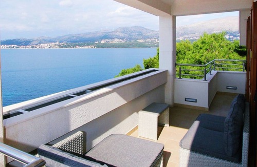 Okrug Donji Other | 400 m² Accommodation ∙ 5 bedrooms ∙ 10 guests