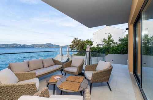Sreser House | 440 m² House ∙ 6 bedrooms ∙ 12 guests