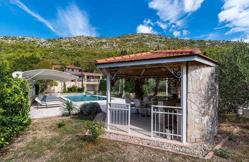 Kremena House | 480 m² House ∙ 4 bedrooms ∙ 8 guests
