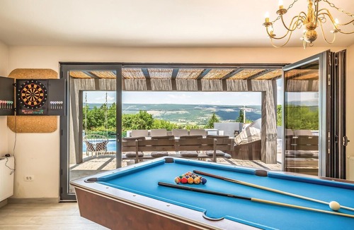 Grubine House | 5 bedroom accommodation in Grubine