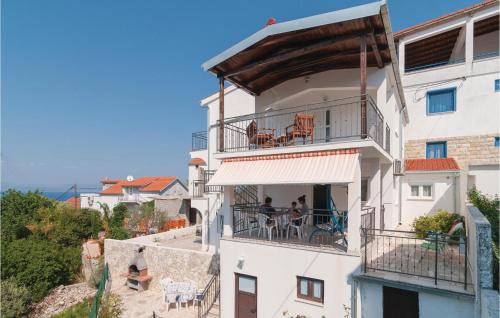 Stomorska House | 5 Bedroom Cozy Home In Stomorska