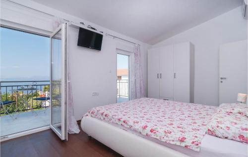 Stomorska House | 5 Bedroom Cozy Home In Stomorska