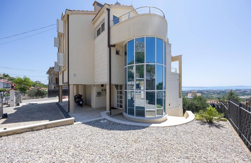Mravince House | 5 bedroom lovely home in Kucine
