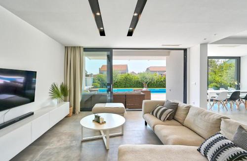 Kastel Stafilic Villa | 5-bedroom villa near Split with pool