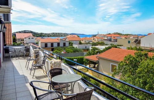 Tribunj Apartment | 50 m² Apartment ∙ 1 bedroom ∙ 3 guests