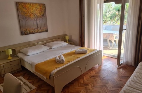 Pag Apartment | 50 m² Apartment ∙ 2 bedrooms ∙ 4 guests