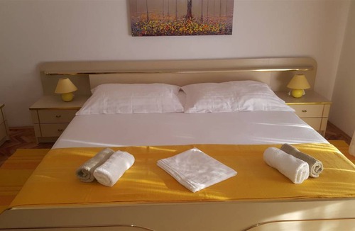 Pag Apartment | 50 m² Apartment ∙ 2 bedrooms ∙ 4 guests