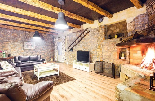 Obrs House | 500 m² House ∙ 5 bedrooms ∙ 12 guests