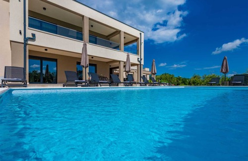 Brgod Villa | 500 m² Villa ∙ 7 bedrooms ∙ 18 guests