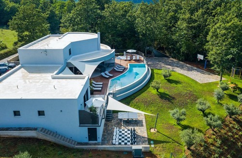 Boljevici House | 526 m² House ∙ 7 bedrooms ∙ 14 guests