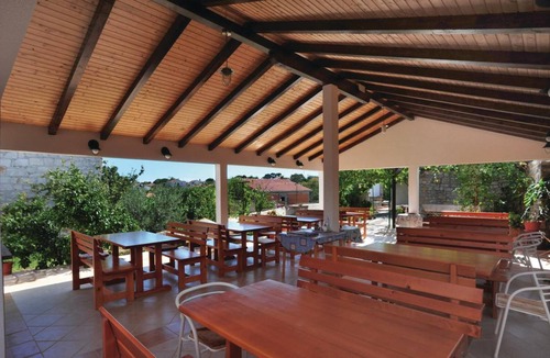Drvenik Mali Apartment | 54 m² Apartment ∙ 2 bedrooms ∙ 4 guests