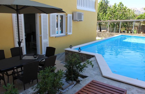 Baska Apartment | 55 m² Apartment ∙ 2 bedrooms ∙ 4 guests