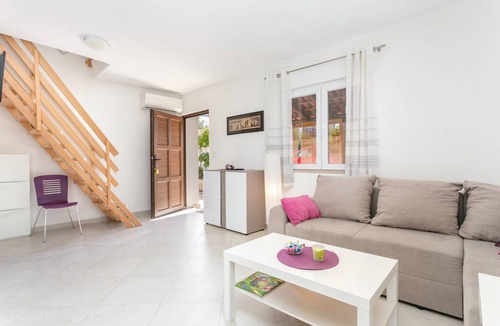 Cove Makarac (Milna) House | 57 m² House ∙ 2 bedrooms ∙ 4 guests