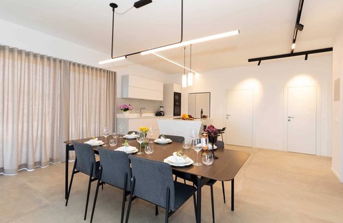 Skrip Villa | 5BR/5BA Sanctuary for 10 with Heated Pool, Waterfall, and jaccuzzi