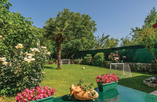 Zmijavci House | 6 bedroom accommodation in Zmijavci