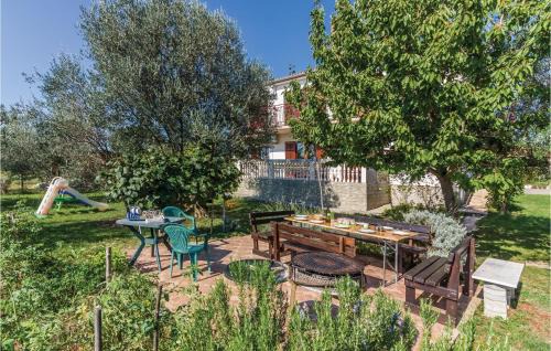 Pavicini House | 6 Bedroom Beautiful Home In Segotici