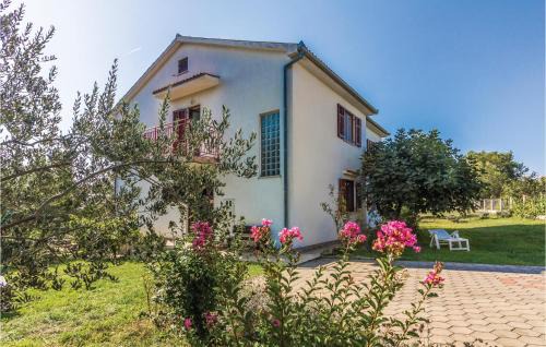 Pavicini House | 6 Bedroom Beautiful Home In Segotici