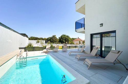 Zaton Villa | 6-BR Villa with 2 Private Pools Near the Beach