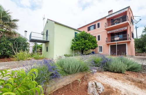 Bozava Apartment | 60 m² Apartment ∙ 2 bedrooms ∙ 6 guests