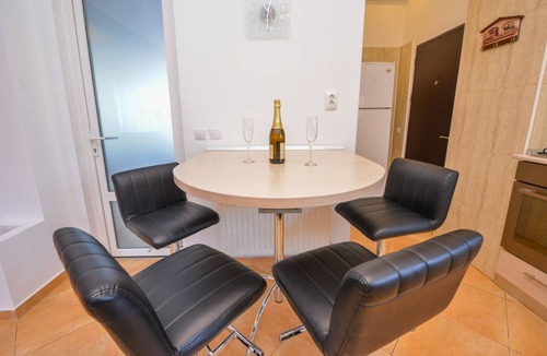 Bucharest City-Centre Apartment | 60 m² Apartment ∙ 3 bedrooms ∙ 5 guests