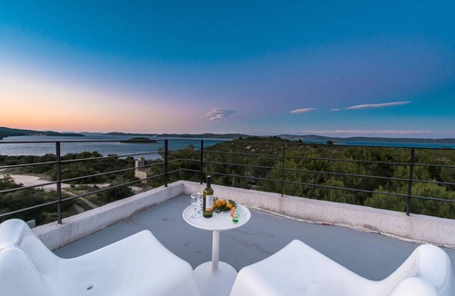 Dragove House | 61 m² House ∙ 2 bedrooms ∙ 4 guests