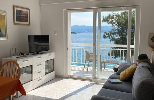 Lumbarda Apartment | 62 m² Apartment ∙ 3 bedrooms ∙ 5 guests
