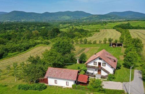 Dreznik Grad Apartment | 65 m² Apartment ∙ 2 bedrooms ∙ 4 guests