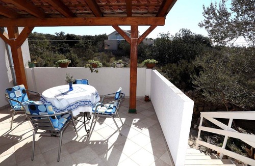 Drvenik Mali Apartment | 65 m² Apartment ∙ 3 bedrooms ∙ 6 guests