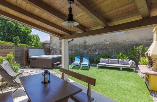 Bubani Other | 68 m² Accommodation ∙ 2 bedrooms ∙ 4 guests
