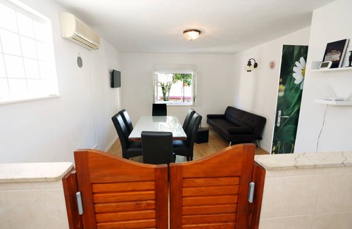 Trogir Apartment | 68 m² Apartment ∙ 2 bedrooms ∙ 5 guests