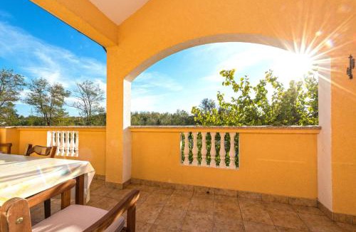 Privlaka House | 7 bedrooms house with private pool enclosed garden and wifi at Sabunike