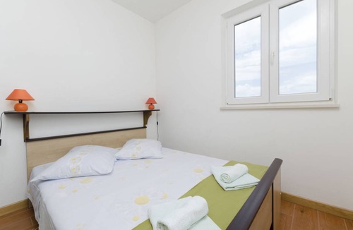 Splitska Apartment | 70 m² Apartment ∙ 2 bedrooms ∙ 5 guests